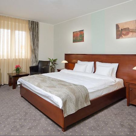 Garni Hotel Semlin B&B Belgrade Room photo