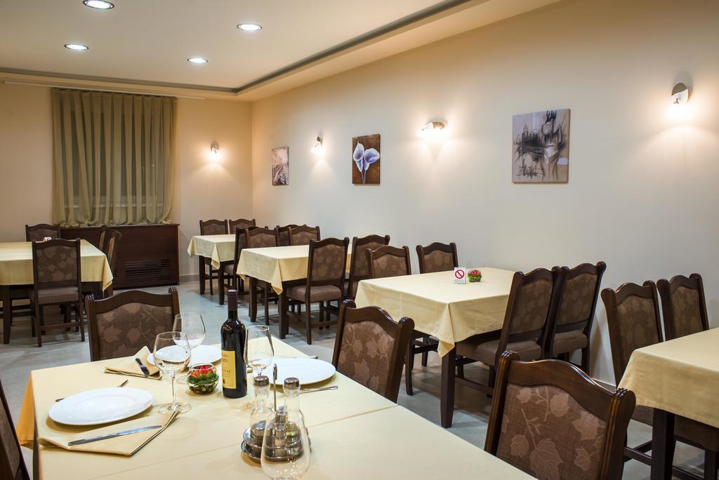 Garni Hotel Semlin B&B Belgrade Exterior photo